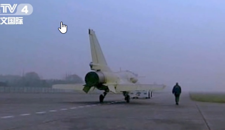 <strong>总工程师步行2千米送歼10首飞</strong>