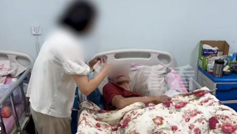 <strong>61岁大爷娶小16岁妻子结婚当日脑梗,奶奶去世后，任芳立即出</strong>