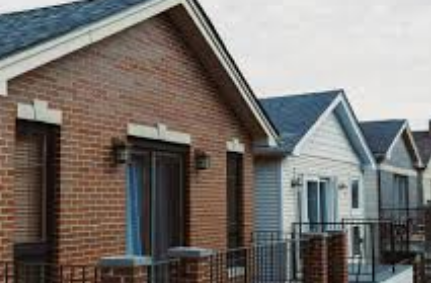 <strong>官方回应珠海一大厦有人名下163套房</strong>