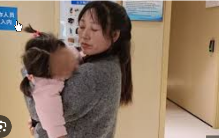 <strong>产妇遭医院擅自二次开腹致女儿脑瘫</strong>
